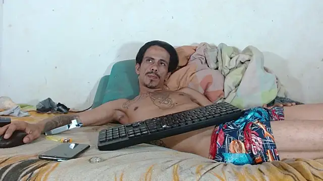 Show modela hungry_latin_line na web-kameri