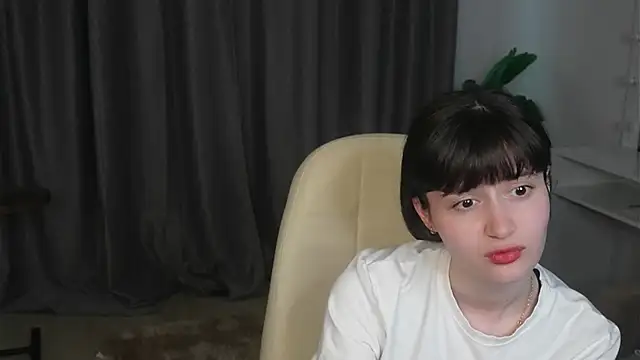 LeliaFujimoton Webbikameraesitys