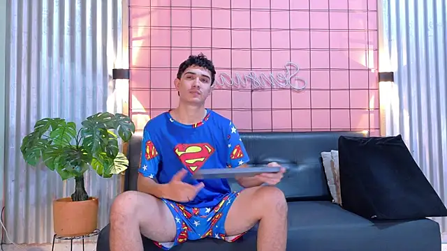 aalejo_gray Adlı Modelin Web Kamerası Şovu
