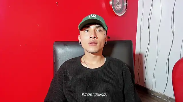 Show modela Kayn_333 na web-kameri
