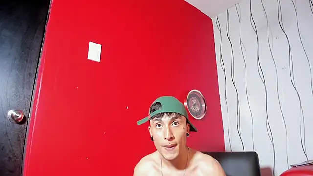 Show modela Kayn_333 na web-kameri