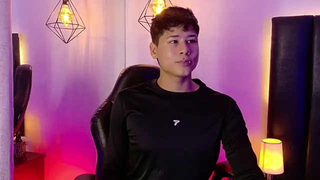 Rayden_Boy Webcam show