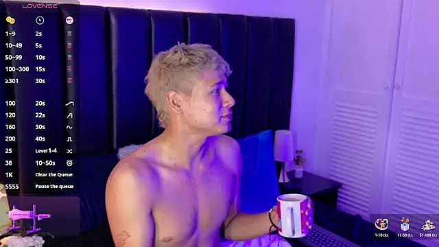 Rayden_Boyn Webbikameraesitys
