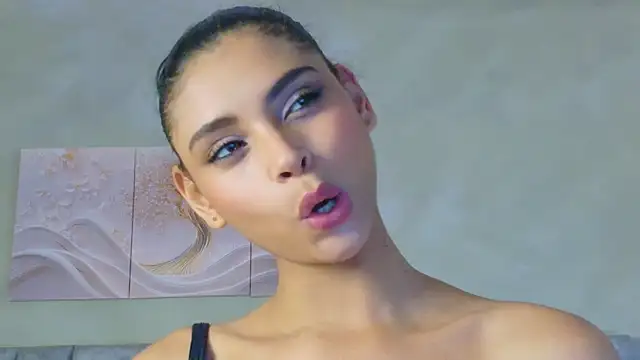 צ'אט XXX בשידור חי של ChanellSin