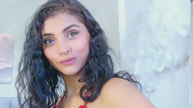 دردشة ChanellSin الجنسية المباشرة