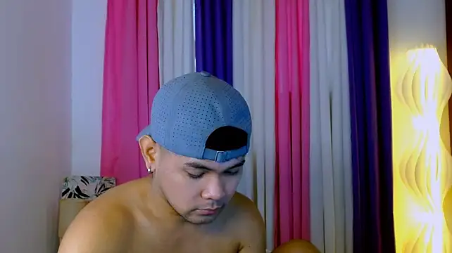 _xxcocksucker 网络视讯表演