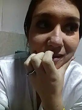 Sahaara Adlı Modelin Canlı XXX Sohbeti