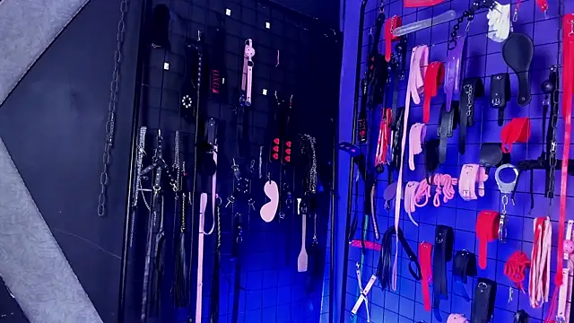 Luciifer_BDSM_のウェブカメラショー