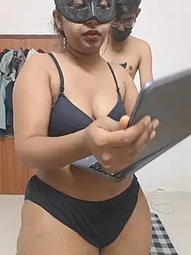 Show modela jaanvisharmaaa na web-kameri