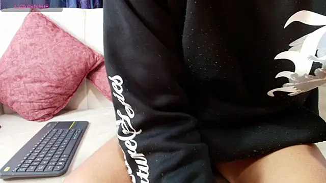 Nina_VerySlut_Dirty Adlı Modelin Canlı XXX Sohbeti