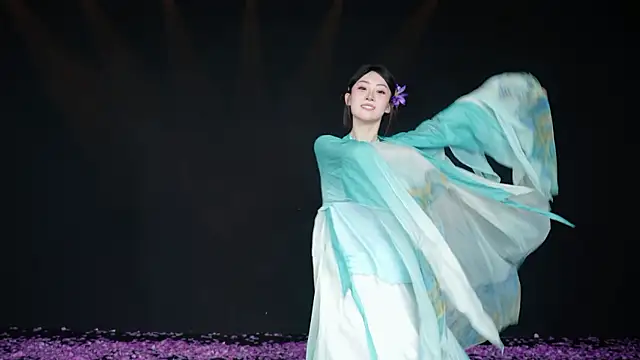 baby-yang11 网络视讯表演