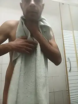 hornyman69123 网络视讯表演