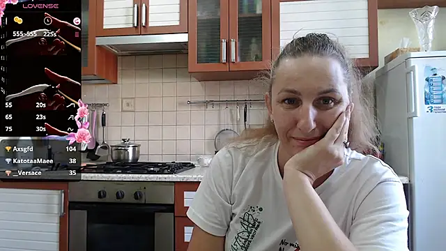 Yevgeshka-Milashka Adlı Modelin Canlı XXX Sohbeti