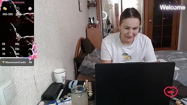 Yevgeshka-Milashka's Live XXX Chat