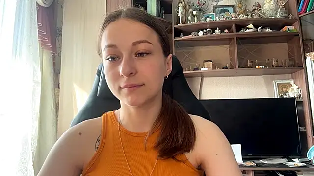 Show modela TaIliedGuest na web-kameri