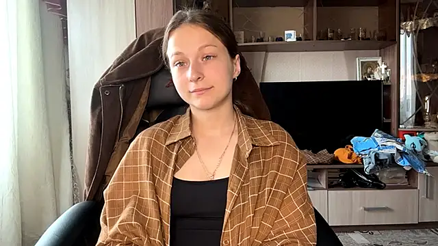 Show modela TaIliedGuest na web-kameri