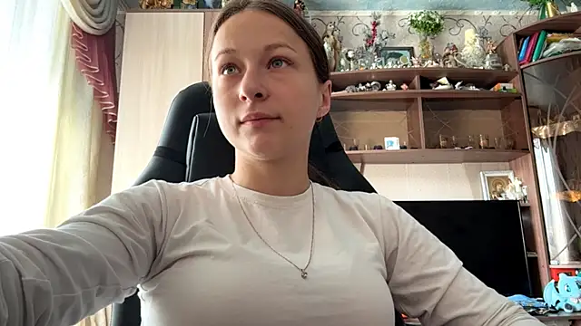 Pokazy przed kamerką – TaIliedGuest
