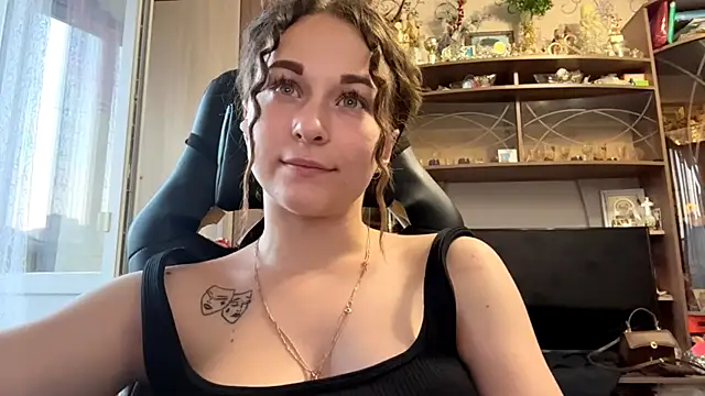 Živá chatovací místnost TaIliedGuest