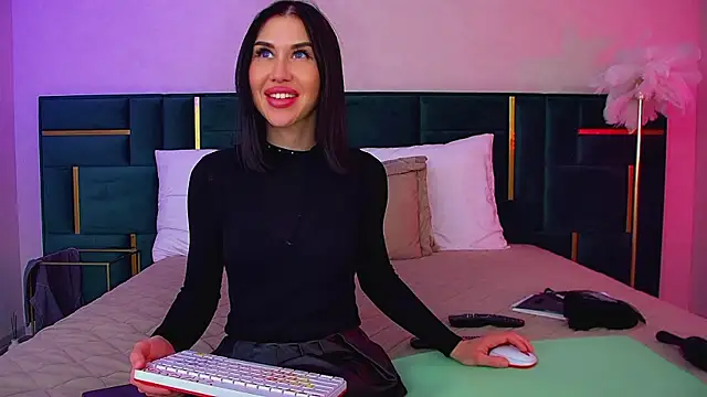 Chat XXX en directo de KaylaMous