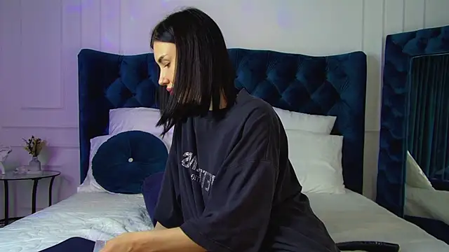 KaylaMous Show in webcam