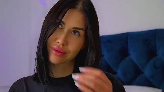 KaylaMous Adlı Modelin Canlı XXX Sohbeti
