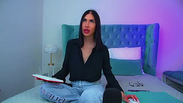 Chat XXX en directo de KaylaMous