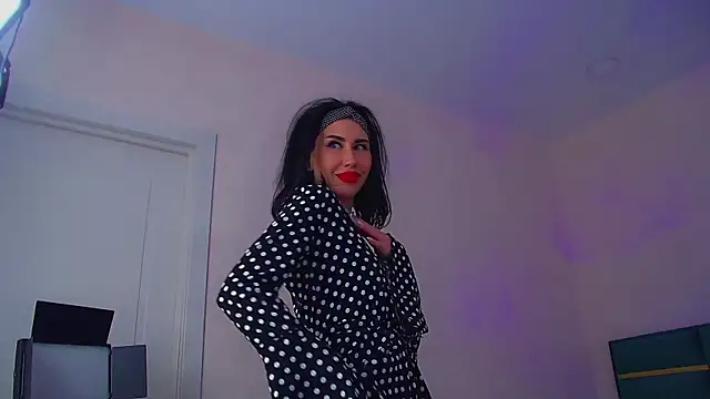 KaylaMous Adlı Modelin Canlı XXX Sohbeti