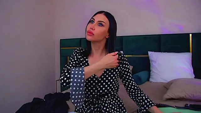 KaylaMous Chat XXX live