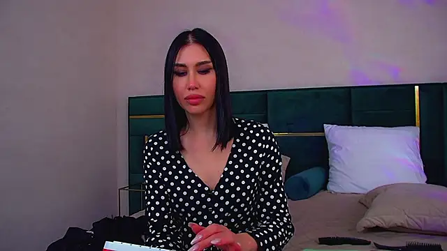 KaylaMous' Webcam Show