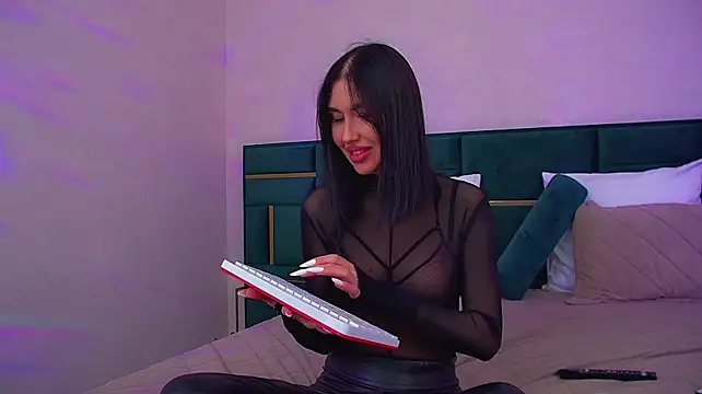 KaylaMous webkamerás műsora