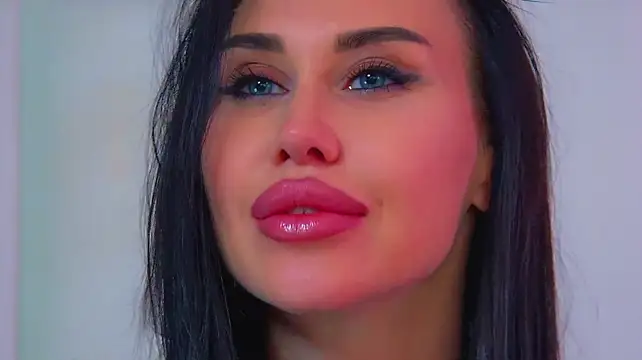 KaylaMous' Live XXX Chat