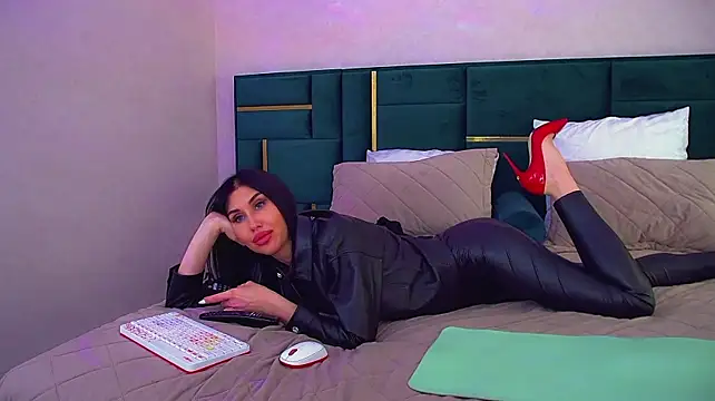Chat +18 de KaylaMous ao vivo