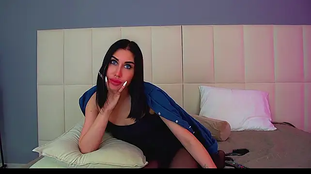 KaylaMous Adlı Modelin Canlı XXX Sohbeti
