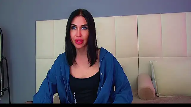 Show modela KaylaMous na web-kameri