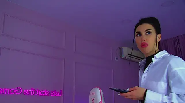 KaylaMous live XXX chat