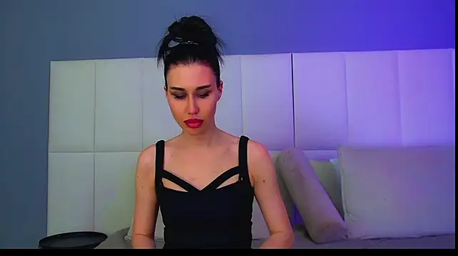 แชท XXX สดของ KaylaMous