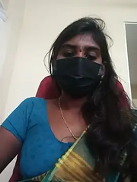 Show de Keerthi_143 na webcam
