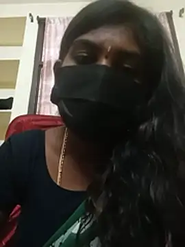 Show de Keerthi_143 na webcam