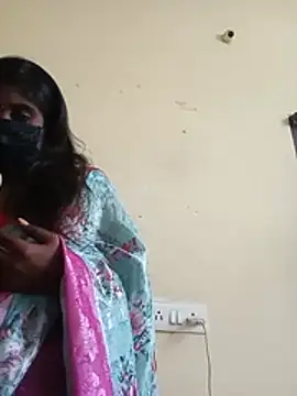 Show modela Keerthi_143 na web-kameri