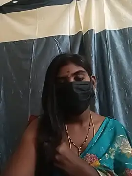 Show de Keerthi_143 na webcam