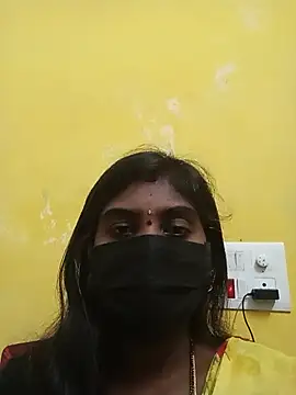 Keerthi_143's Live XXX Chat