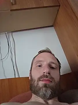 MrHot20cm Show in webcam