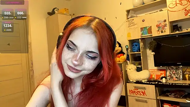 Show modela redheadcuteness na web-kameri