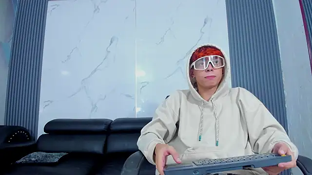 عرض كام Anthony_little