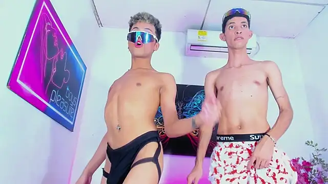 Anthony_little Show in webcam