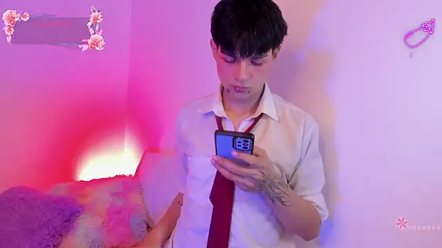 Aleaurarashii ওয়েবক্যাম শো