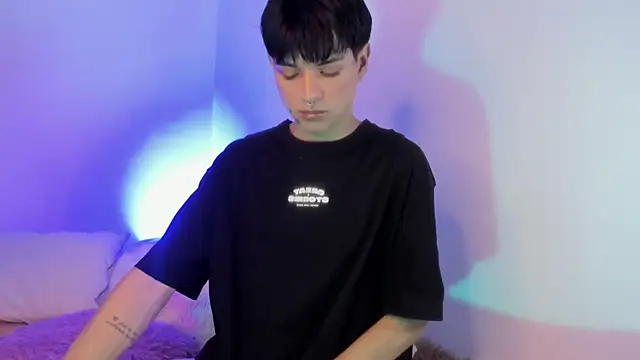 عرض كام Aleaurarashii