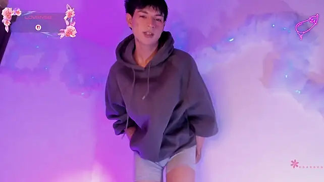 Aleaurarashii 웹캠 쇼