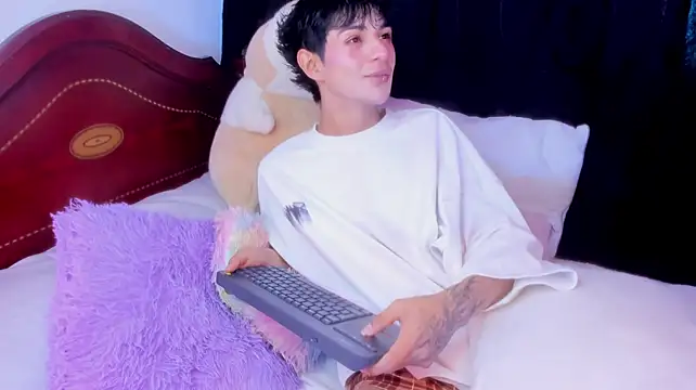 عرض كام Aleaurarashii