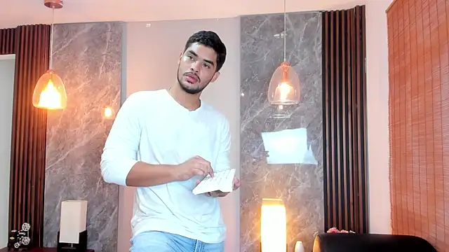 Show modela luciano_vitale na web-kameri